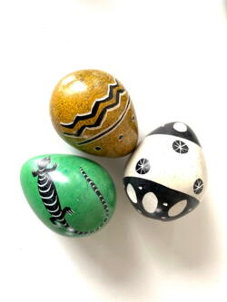 3 eggs made of soapstone